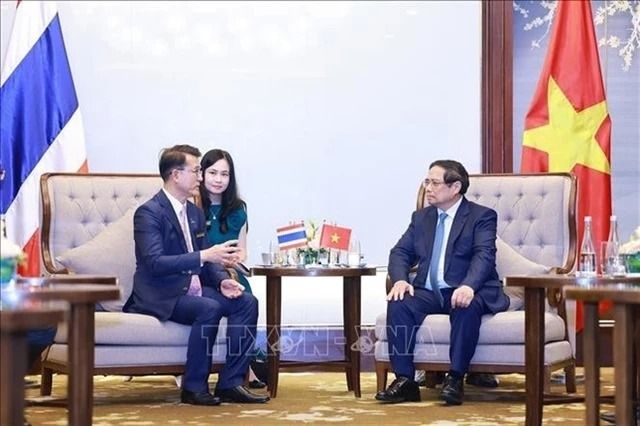 Vietnam PM hosts leaders of seven Thai leading corporations