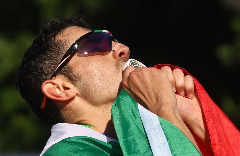 Athletics-Italy's Stano breaks 35-km race walk world record