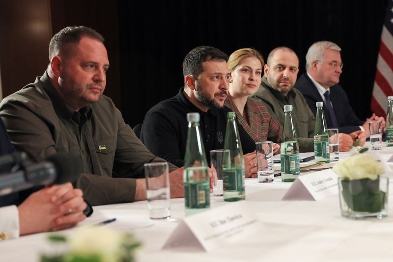 Zelenskiy meets U.S. Vice President Vance, says source in Ukrainian delegation