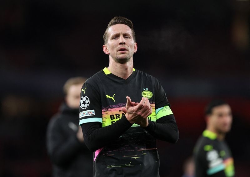 Soccer-PSV beat Sparta Rotterdam 3-1 to retain Dutch league title