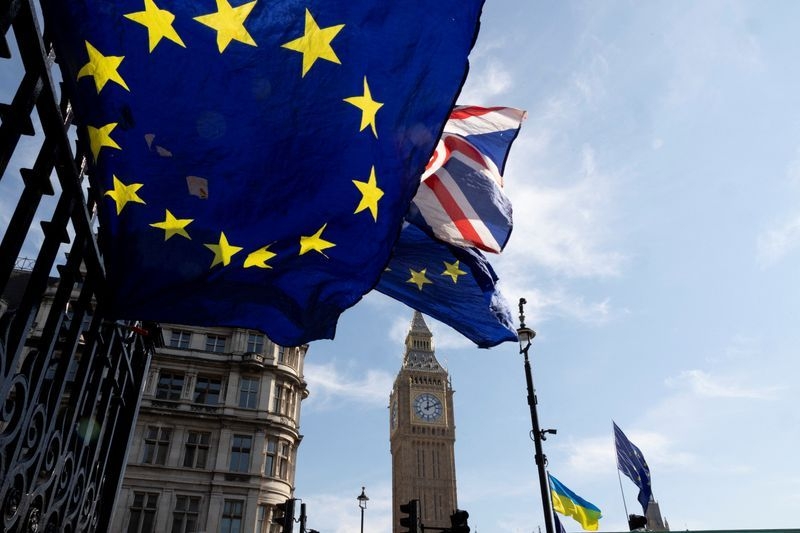 EU and UK reach tentative agreement ahead of summit -officials
