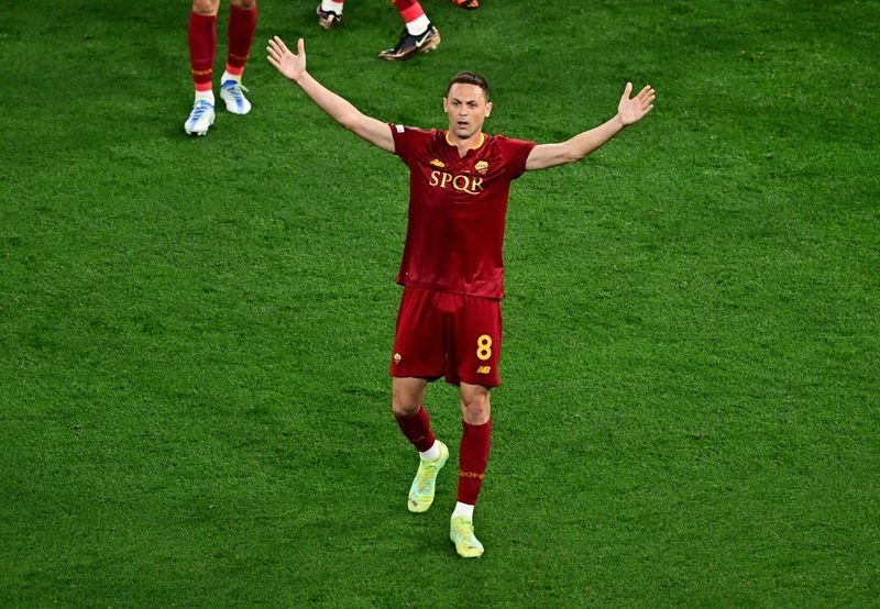 Soccer-Anti-homophobia initiative turns sour in French football with player no-show, slur