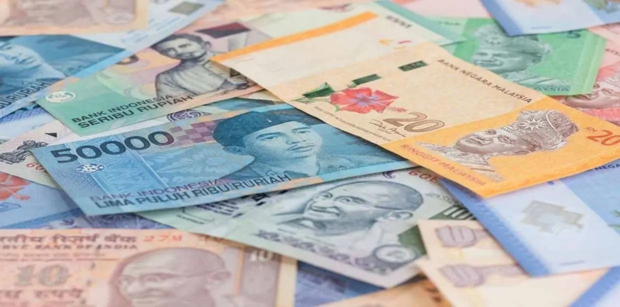 Emerging Markets - Asia forex mixed against soft dollar as Taiwan equities lead losses