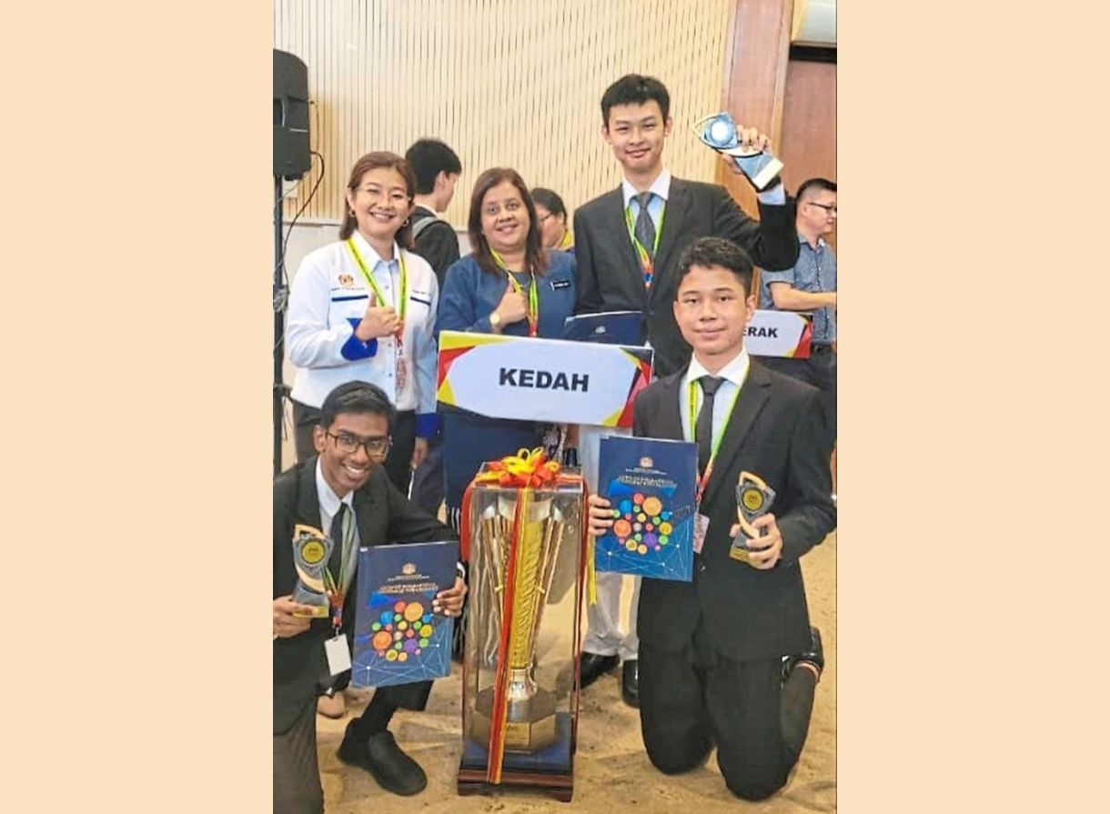 SPM top scorer thanks teacher for building speaking confidence