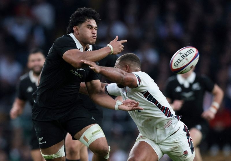 Rugby-Sititi signs New Zealand Rugby deal through next World Cup