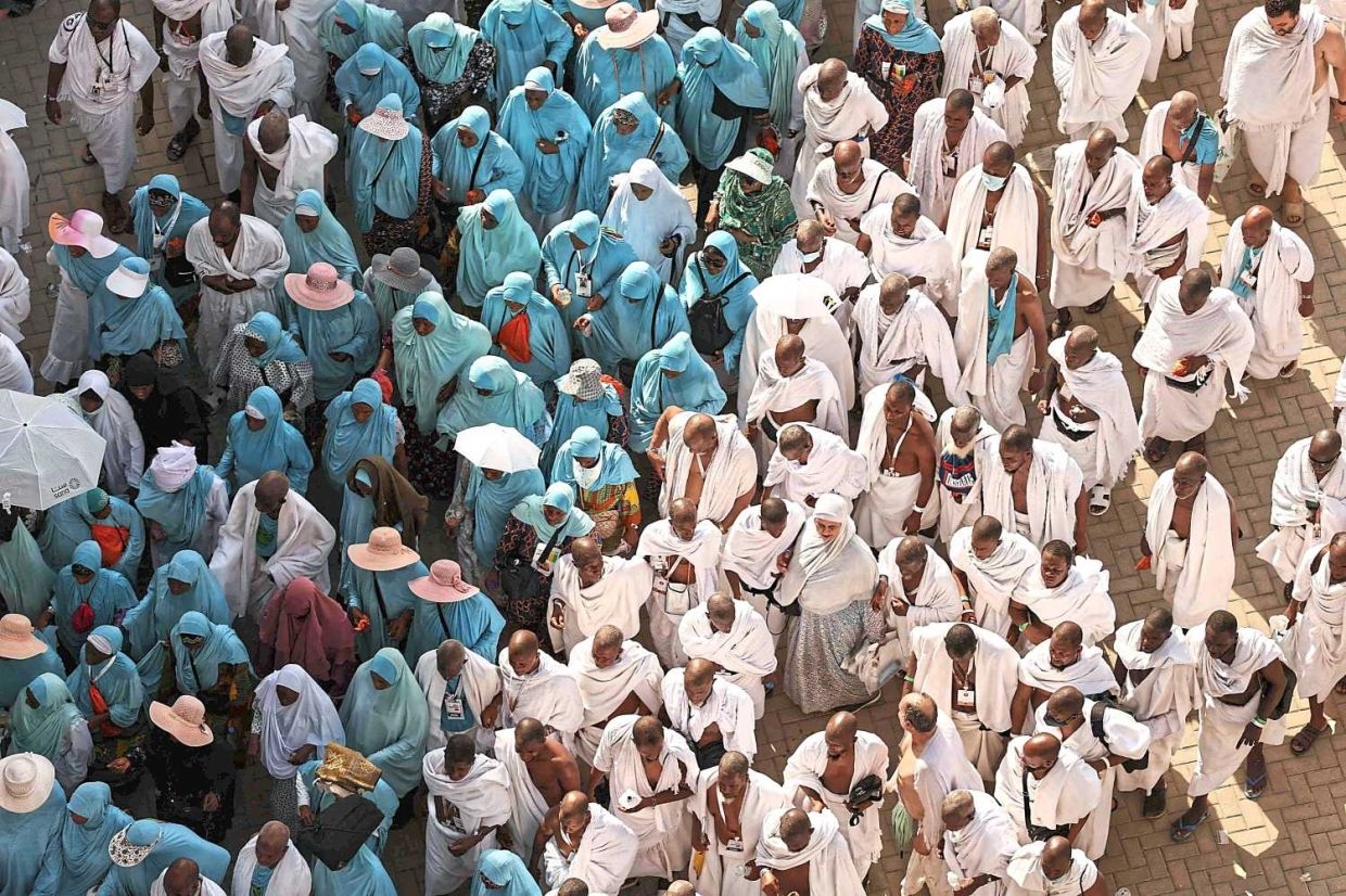 Malaysian pilgrims in Mecca told to wear masks as haze, heat worsen