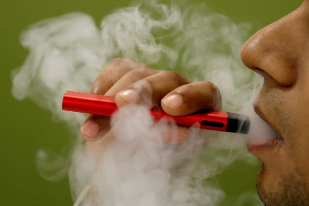 Selangor orders seizure of all e-cigarette ads