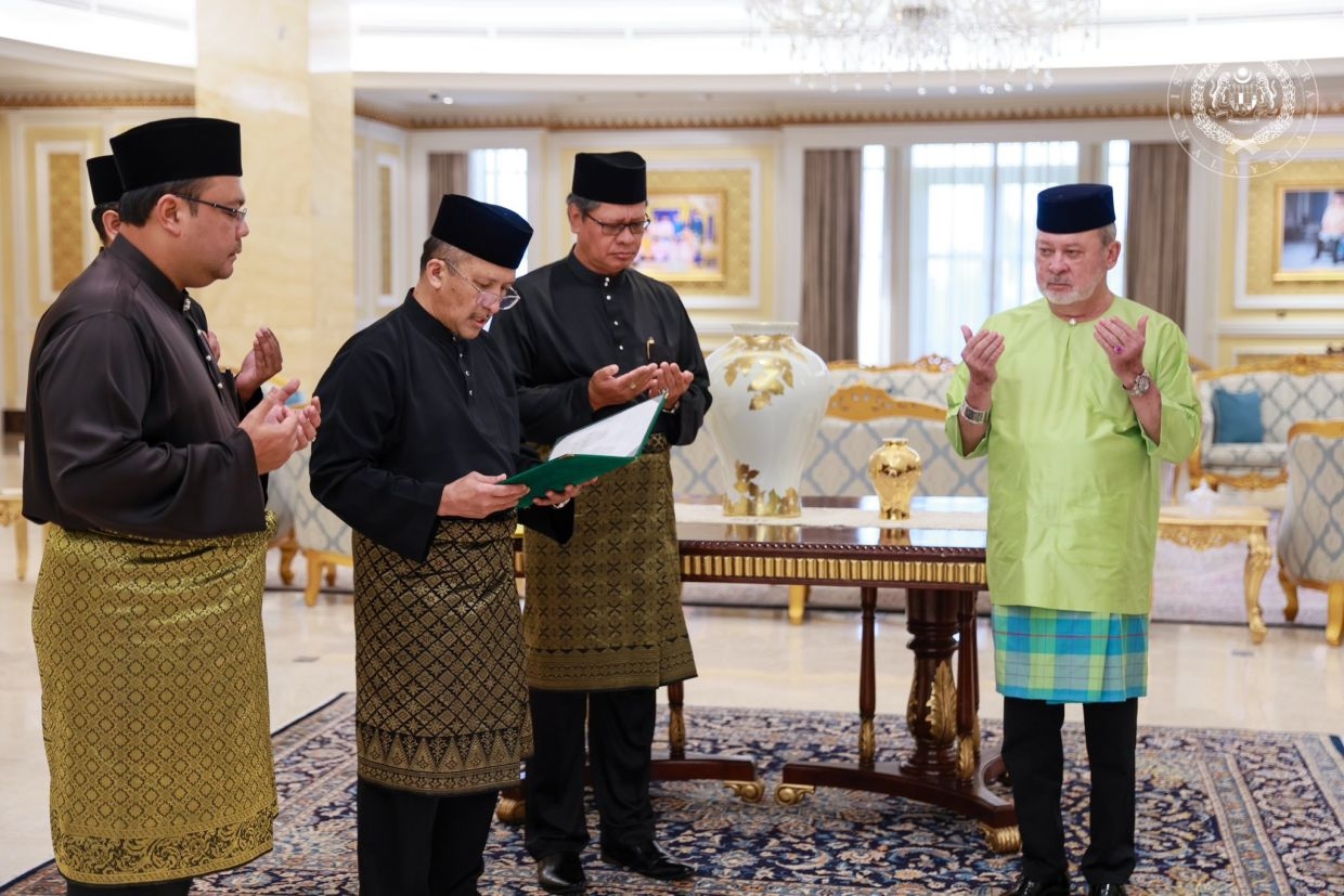 King donates 100 cows for Hari Raya Aidiladha sacrificial rite