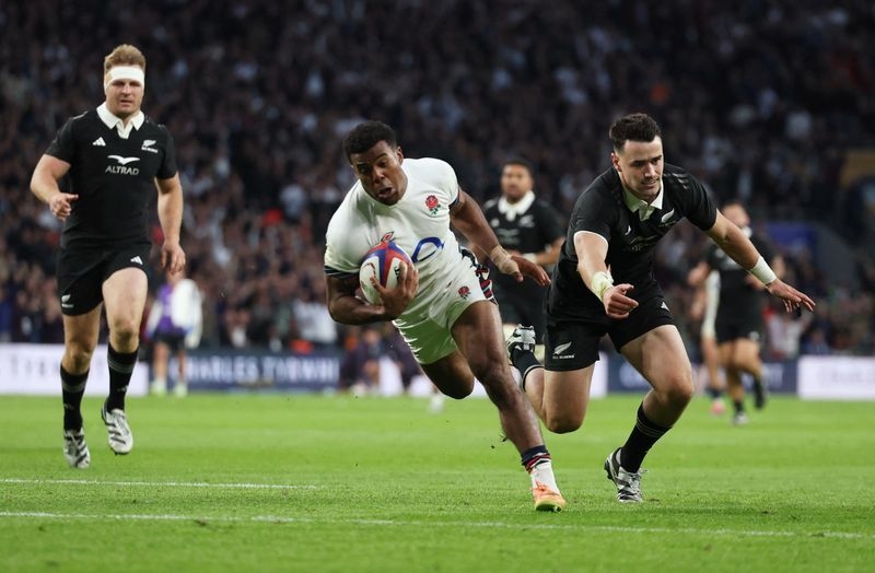 Rugby-Feyi-Waboso back as England name 14 uncapped players in training squad