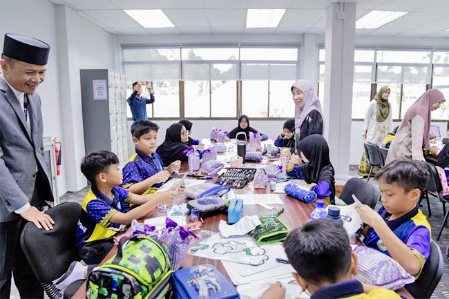 University in Brunei marks World Book Day