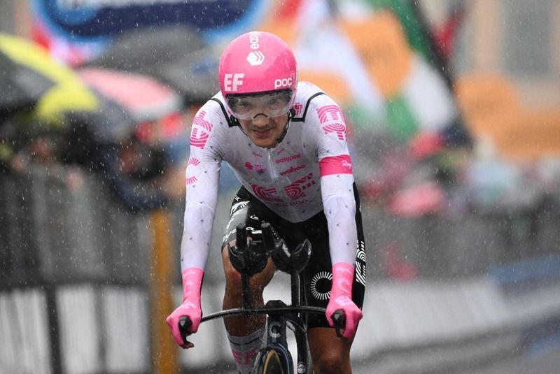 Cycling-Carapaz solos to Giro stage 11 win, Del Toro stays in pink