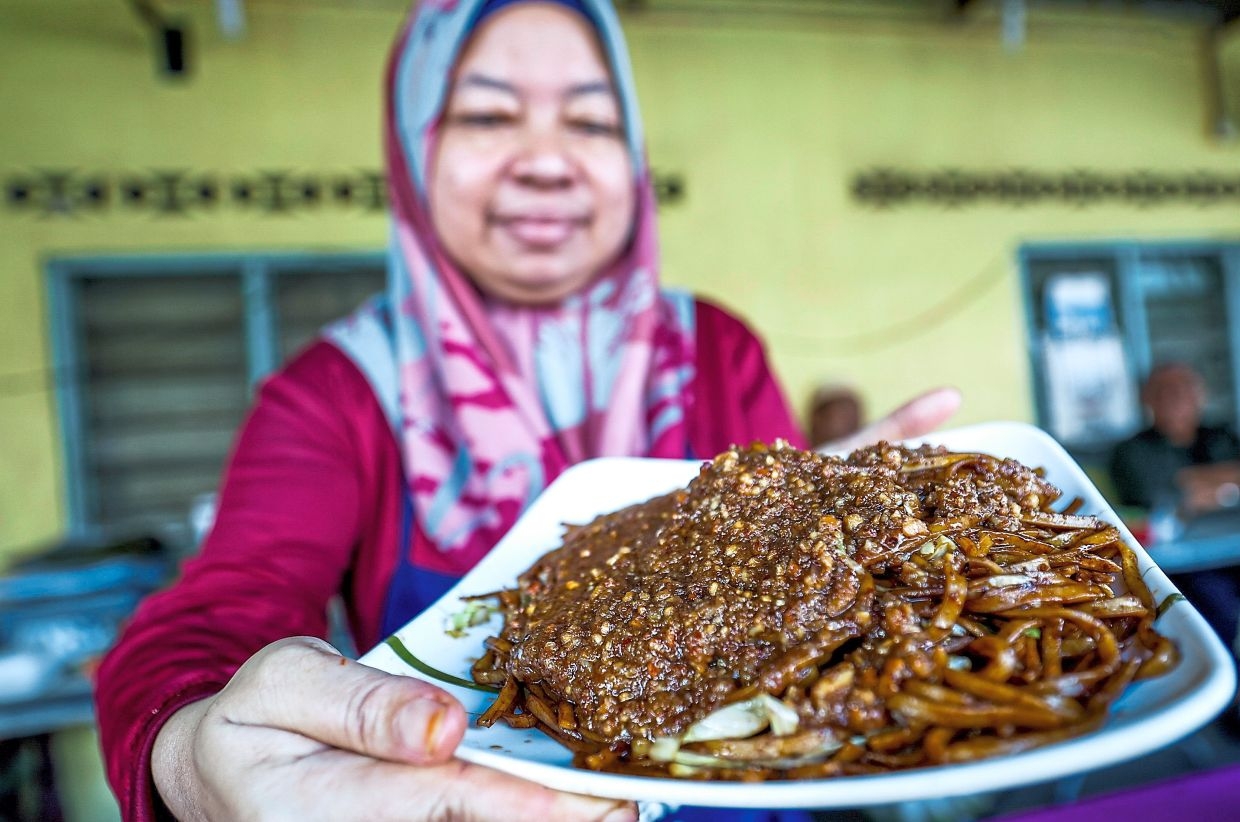 RM1.50 ‘bun noodles' make Tapah stall a top draw