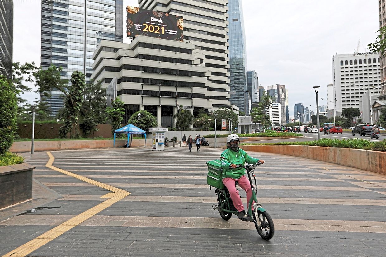 Economy likely to grow below 5%, say experts
