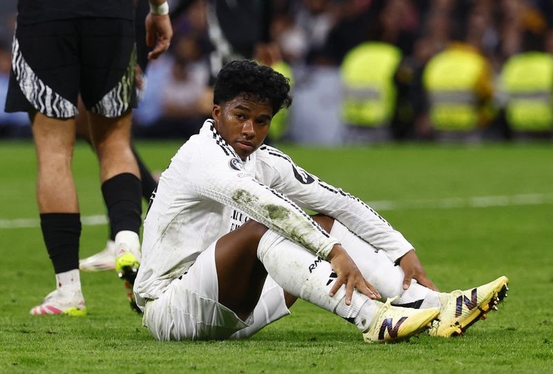 Soccer-Real Madrid's Endrick could miss Club World Cup with hamstring injury
