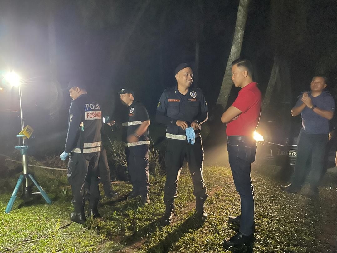 Machete-wielding man shot dead after attacking cops in Johor