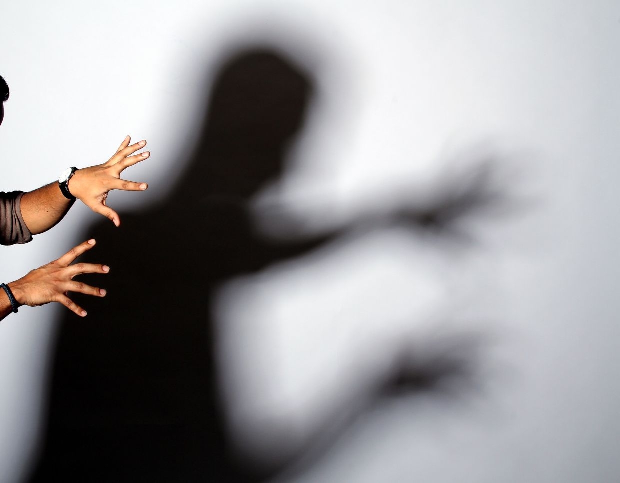 Foreign restaurant helper detained in Melaka for outraging modesty