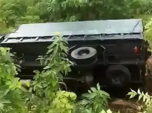 Navy truck involved in five-vehicle crash, six people injured
