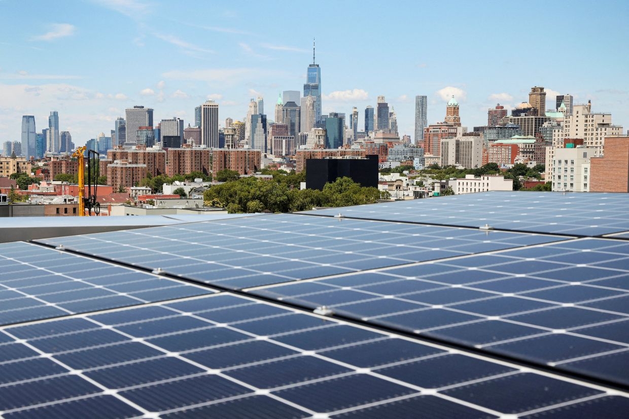 US trade panel's vote paves way for stiff tariffs on many solar imports