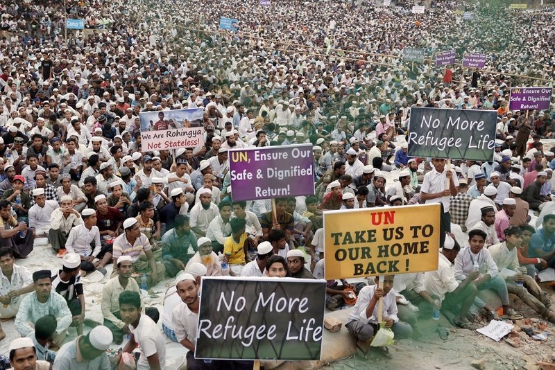 Extreme desperation may have led to 400 Rohingya refugees dying at sea, UN agency says