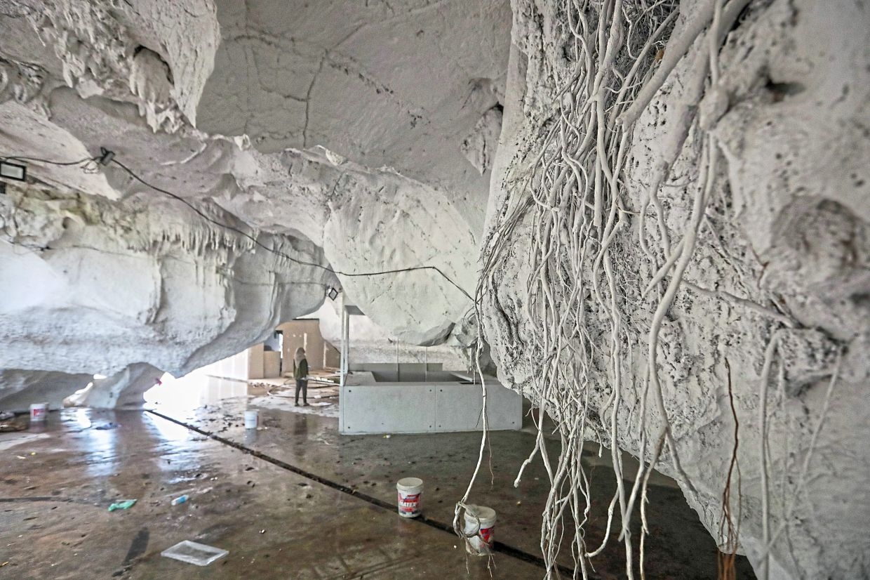 Perlis to look into controversial cafe in Kangar limestone cave