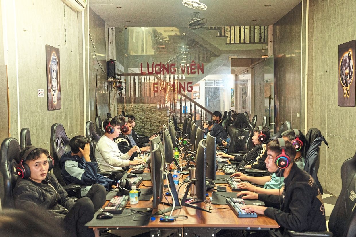 Prosperity tops Vietnamese youths' priority list