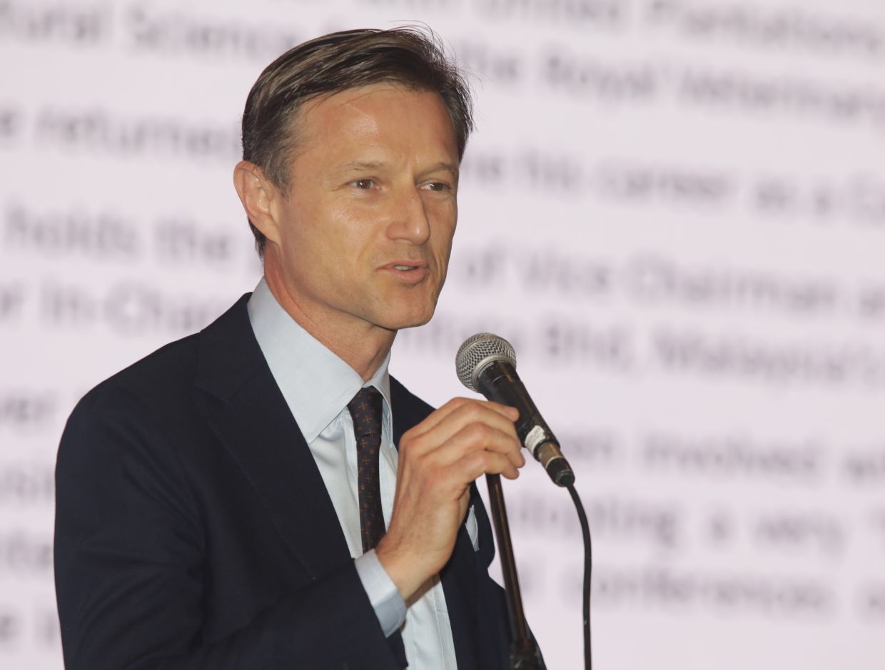 Industry's green efforts red-flagged