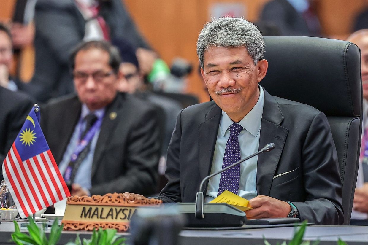 Malaysia holds bilateral talks with Cambodia, Bahrain at Asean Summit