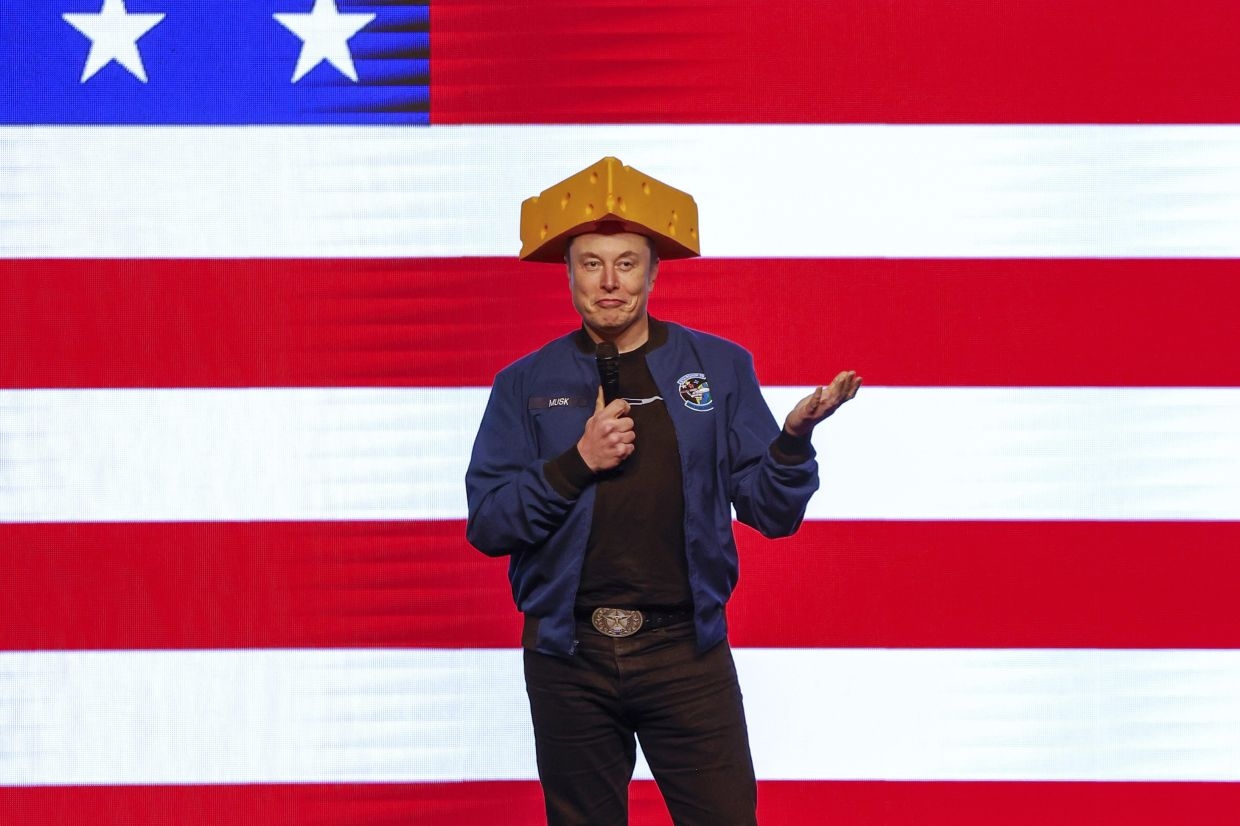 After brief X outage, Musk says refocusing on businesses