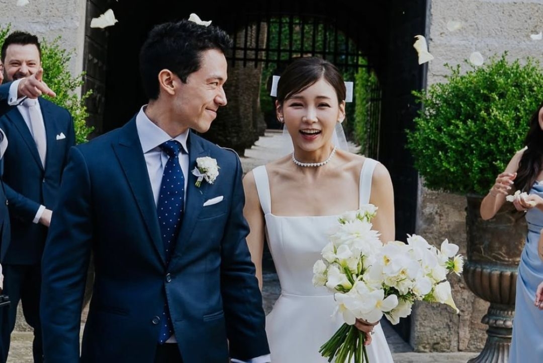 Former TVB actress Jessica Kan marries pilot boyfriend Derek Mackesy in Italy