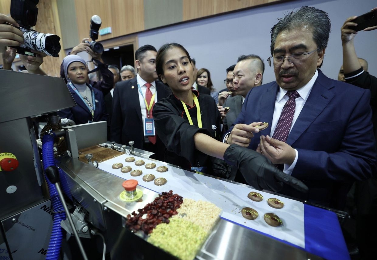Malaysia supports smallholders amid EU scrutiny, says Johari