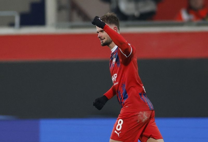 Soccer-Scienza's last-gasp goal saves Heidenheim, ends Elversberg's Bundesliga dream