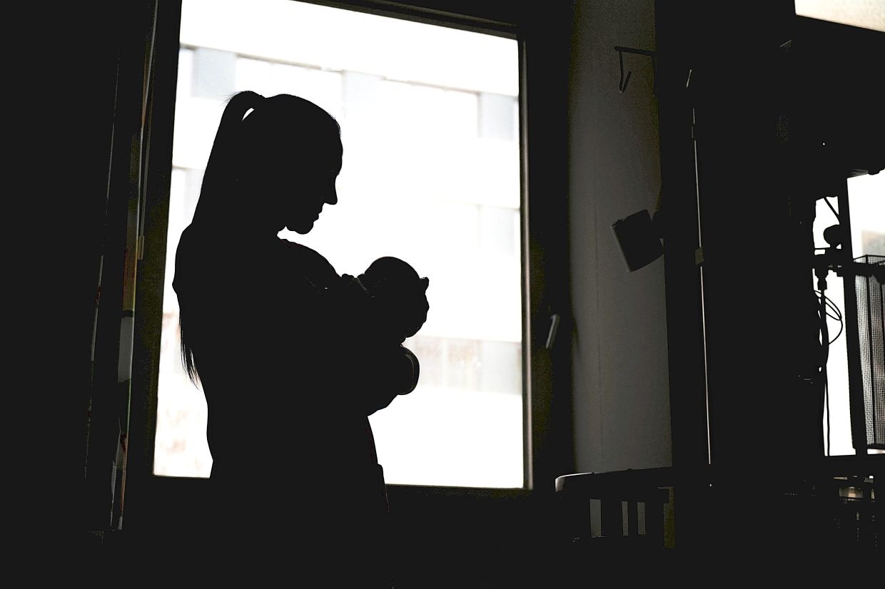 Rural hospitals in the US are closing maternity wards, reducing medical access