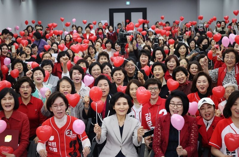 Candidate spouses take centre stage in South Korea's heated presidential race