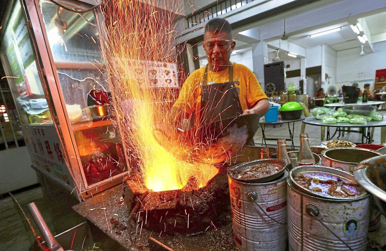 Char koay teow cooks set to battle for glory