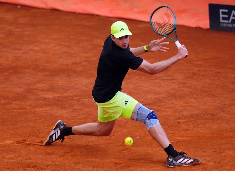 Tennis-Djokovic-mentored Mensik overcomes crowd hostility for French Open win