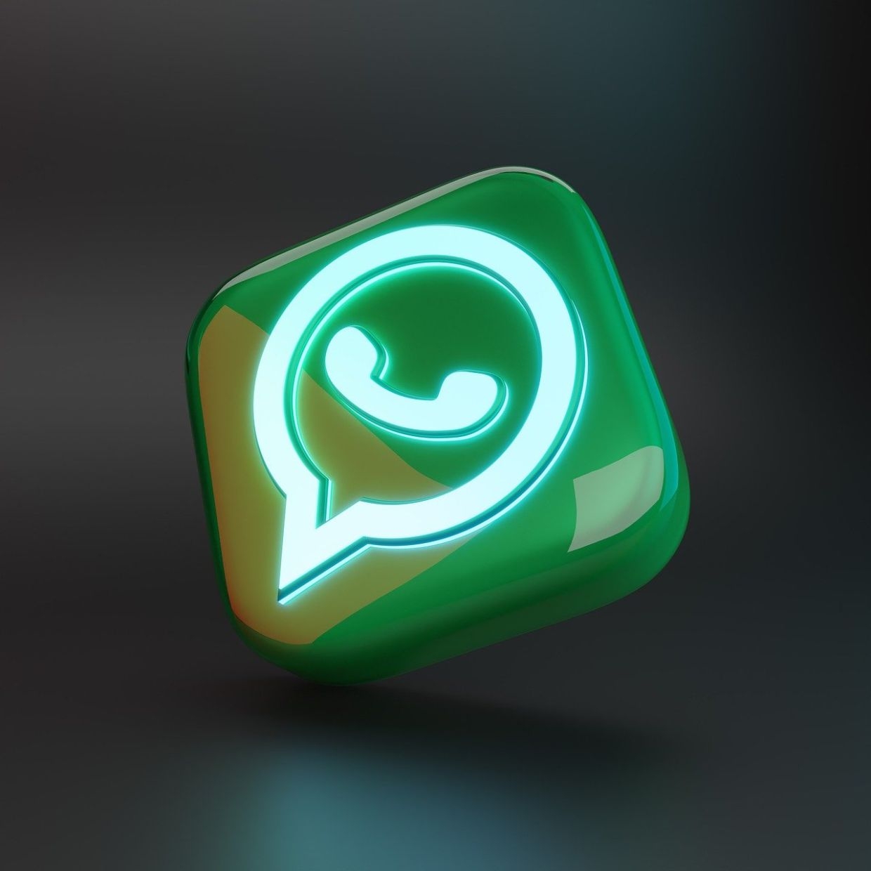 It's official: WhatsApp now available for download on iPad