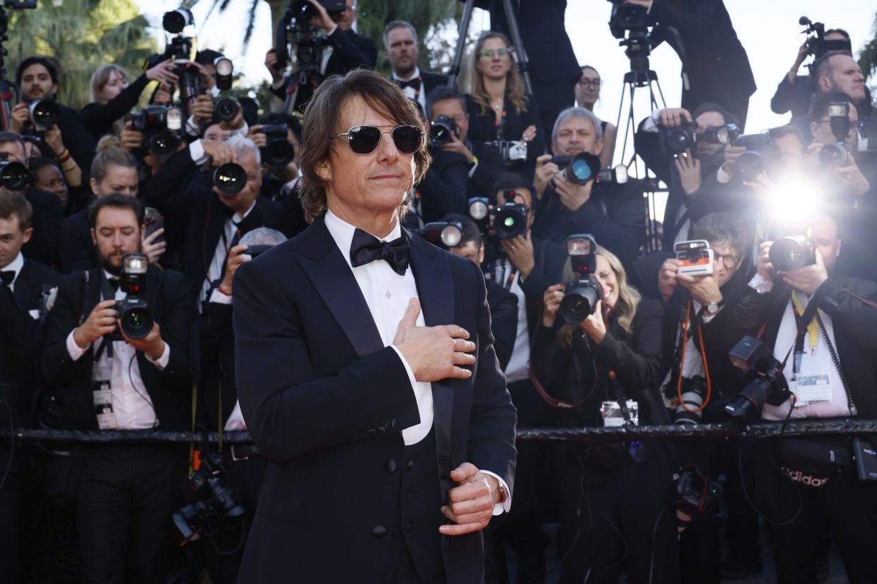 Tom Cruise really did get a US aircraft carrier for his latest 'Mission' movie