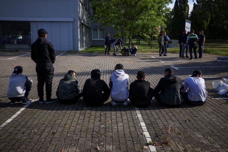 German government restricts migrant family reunification, path to citizenship