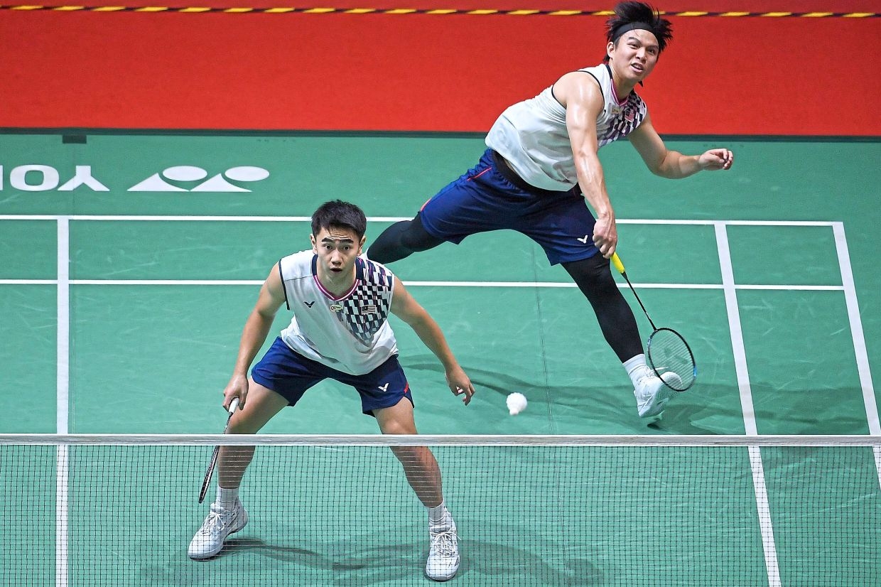 Sze Fei-Izzuddin stand as world No. 1 with smooth win in Singapore