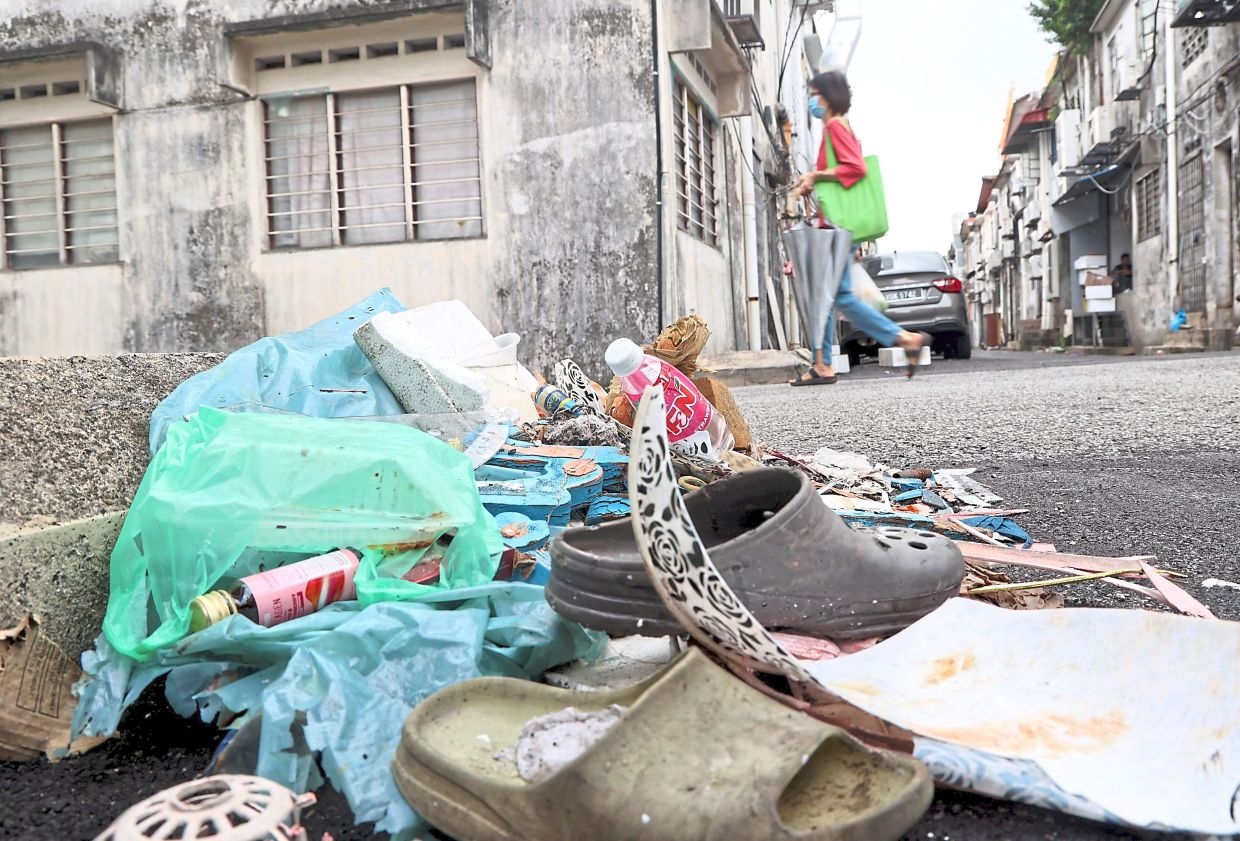 MBPJ issues more fines for dumping