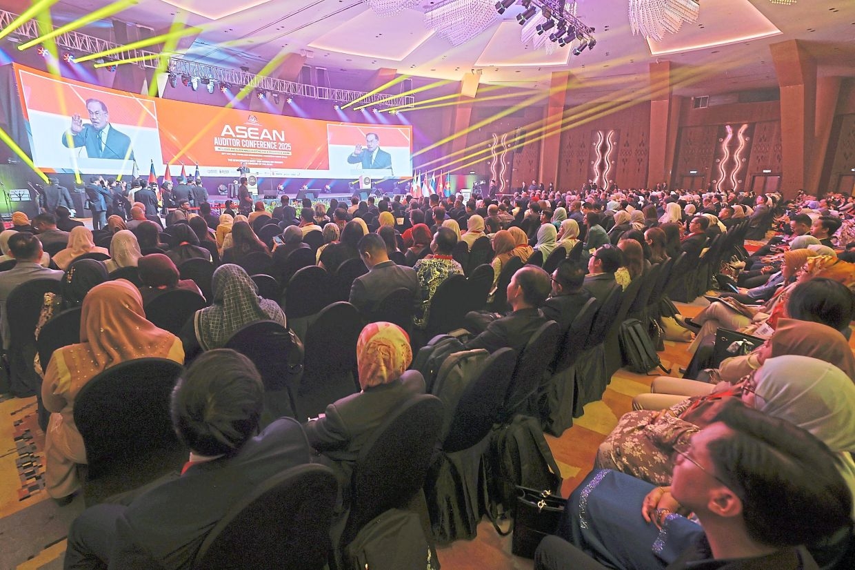 Audit firms need to act independently, says Anwar