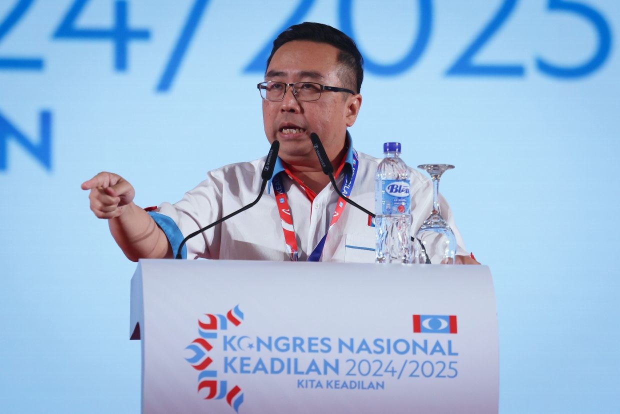 PKR veep Chang says not quitting, rubbishes allegations 11 PKR MPs withdraw support for PM
