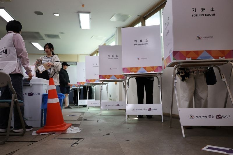 South Koreans turn out in record numbers for early voting in presidential election