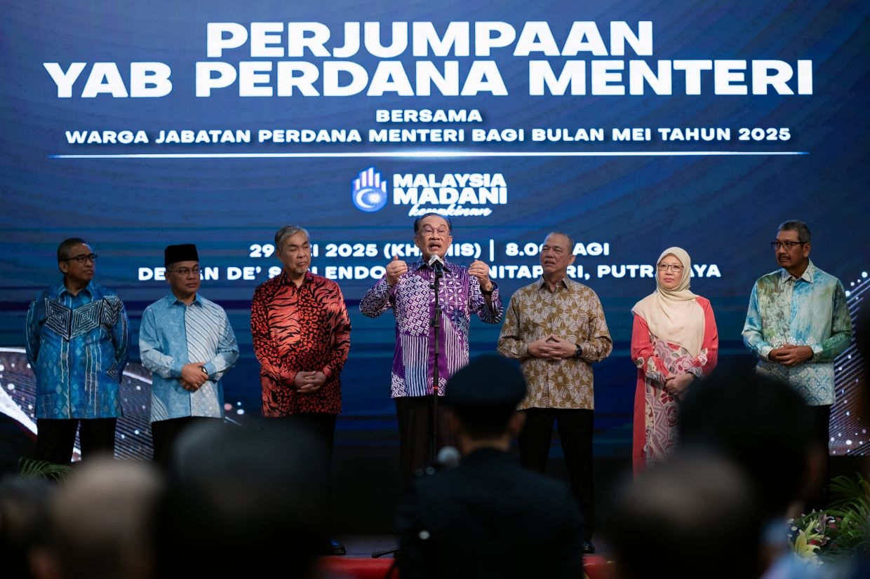 Anwar meets Sabah PKR leaders amid political shifts