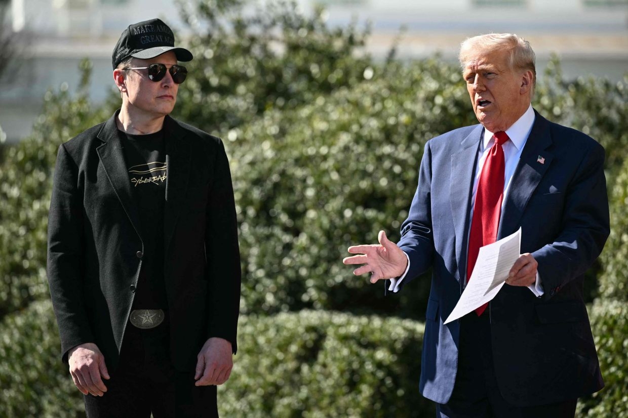 Elon Musk's rocket-fueled ride with Trump flames out