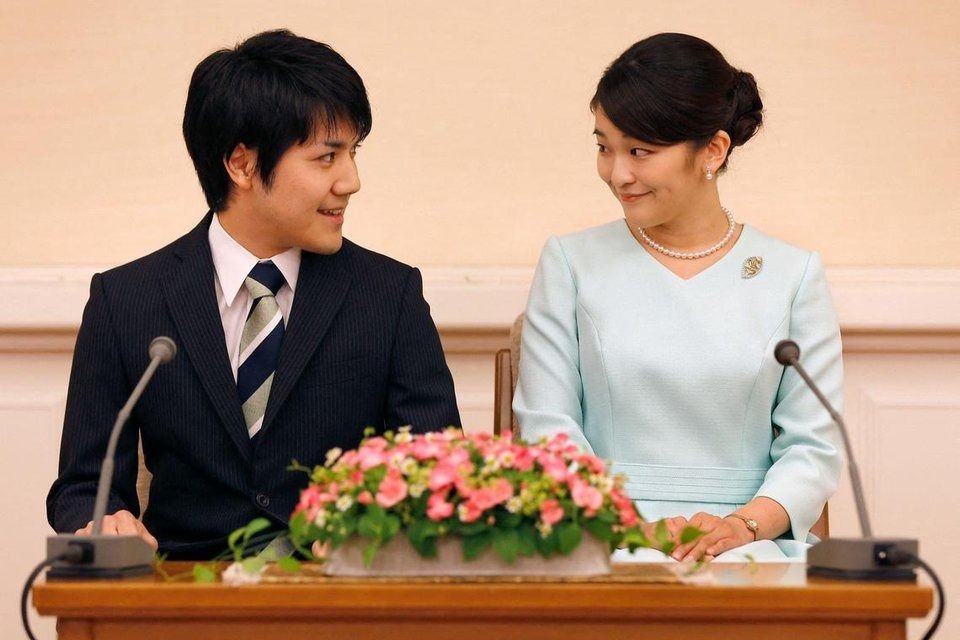 Japan's favourite ex-princess, Mako Komuro, has given birth to her first child, says Imperial Household Agency