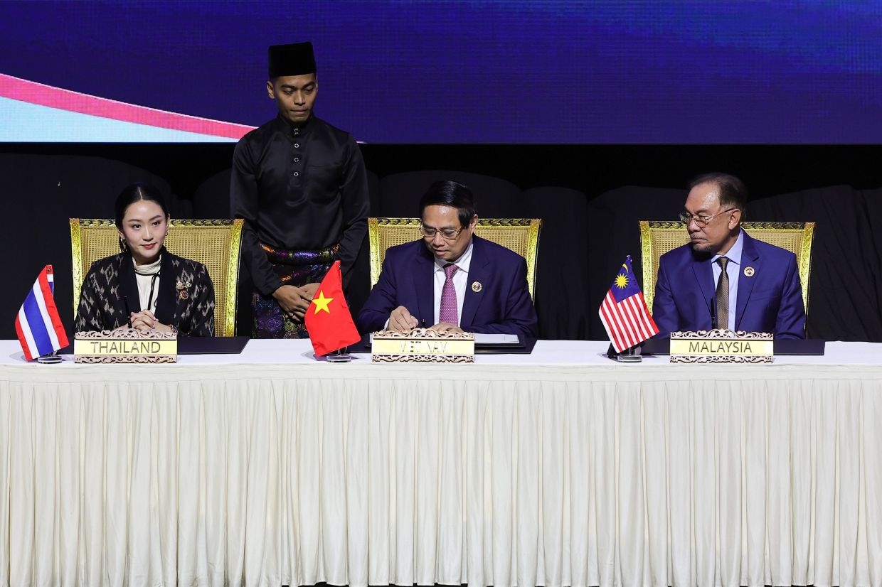 Malaysian PM Anwar highlights Vietnam's key role in Asean