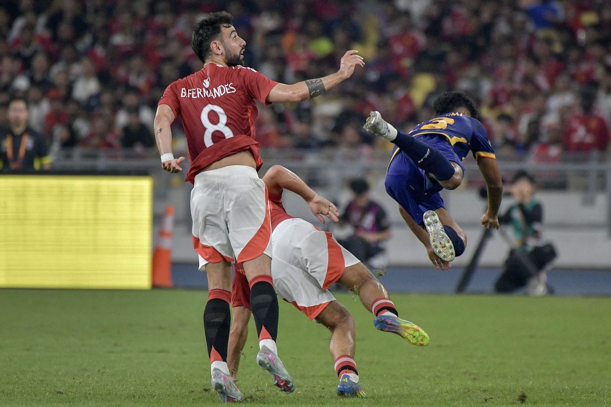 United winger Amad explains obscene gesture