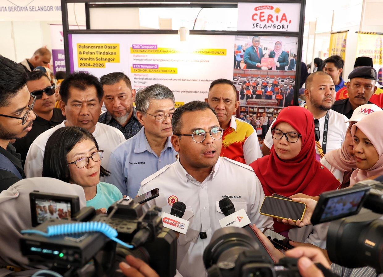 Amirudin dismisses speculation of Tengku Zafrul taking over as Selangor MB