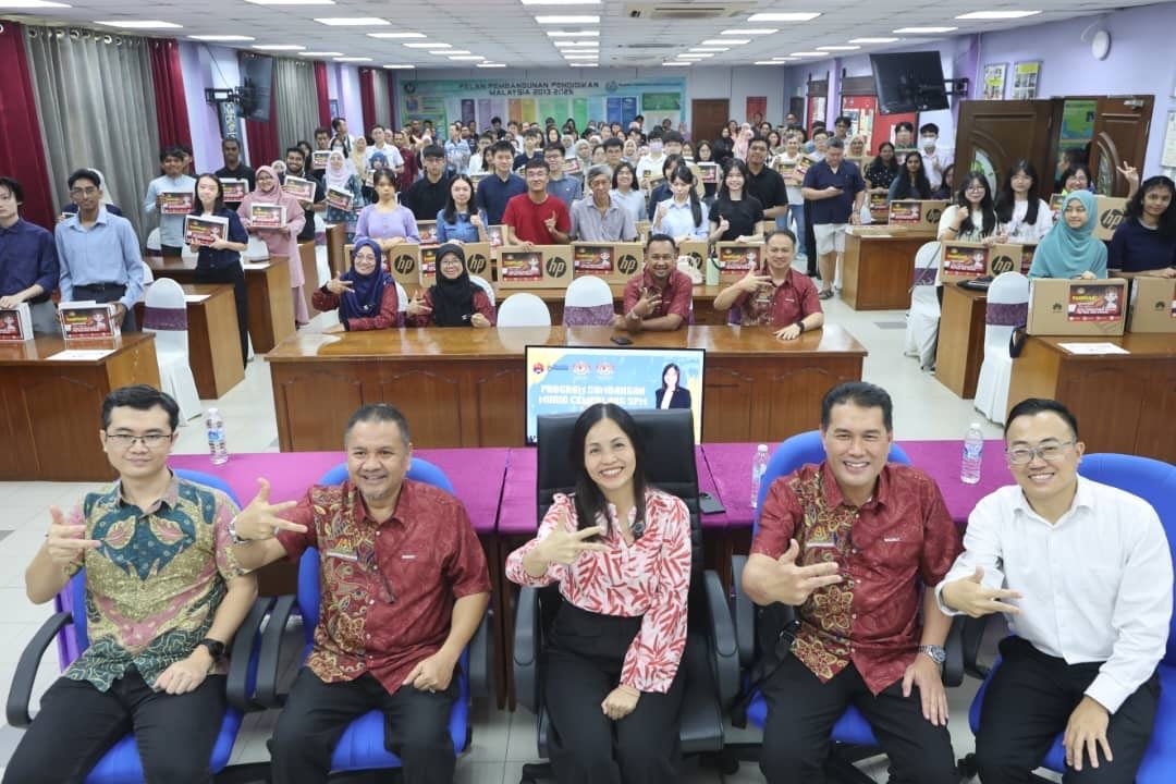 More than 100,000 social media posts removed by MCMC, majority linked to gambling, scams, says Teo